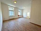 Pronájem rekonstruovaného bytu 3+kk, 71 m2 - Wlachův dům, tř. Míru, Pardubice