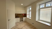 K pronájmu moderní, světlý byt 1+kk, 17 m2, Hořice, ul. Sladkovského (3)