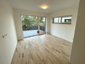 K pronájmu prostorný byt 2+1 s terasou, Hořice, ul. Sladkovského (4), cena 17500 CZK / objekt / měsíc, nabízí 