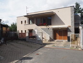 Pronájem bytu 2+kk, 90 m2/ zahrada/garáž, Karlovarská třída, Kamenné Žehrovice, cena 17000 CZK / objekt / měsíc, nabízí
