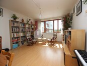 Pronájem bytu 3+kk 79,5 m2, Roztoky, Tyršovo náměstí, cena 26000 CZK / objekt / měsíc, nabízí 