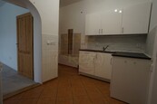 Pronájem bytu 2+1 v osobním vl. v Jaroměři, okr. Náchod, cena 10000 CZK / objekt / měsíc, nabízí