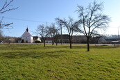 Prodej stavebního pozemku o výměře 1324 m2 s rodinným domem v obci Horky u Želetavy., cena 1460000 CZK / objekt, nabízí LK REAL s.r.o.