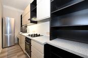 Praha, nez. nový byt 2+1 58 m2, k pronájmu, Thámova, Karlín, metro Křižíkova, cena 27000 CZK / objekt / měsíc, nabízí 