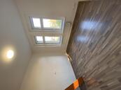 Pronájem bytu 1+kk 20 m2, Praha 9, Vysočany, cena 18500 CZK / objekt / měsíc, nabízí Mgr. Jan Vodenka