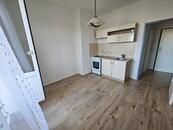 Pronájem světlého 2+kk, 35m2, terasa 13m2, Praha 4 - Nusle, cena 19500 CZK / objekt / měsíc, nabízí 
