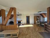 Pronájem mezonetu 4+kk s krbem, 160m2, Babice, Říčany, cena 35000 CZK / objekt / měsíc, nabízí 