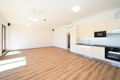Pronájem moderního bytu 1+kk 51m2, předzahrádka, výtah garáž , cena 20000 CZK / objekt / měsíc, nabízí 