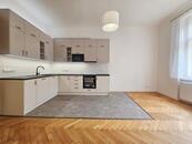 Krásný prostorný kompletně zrekonstruovaný byt 3+1, 120 m², Praha 3 Vinohrady, Jiřího z Poděbr, cena 39500 CZK / objekt / měsíc, nabízí 