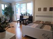 Dlouhodobý pronájem bytu 1+kk s balkonem, 37 m2, Janýrova, Praha 10 Strašnice, cena 17000 CZK / objekt / měsíc, nabízí Mgr. Jan Vodenka