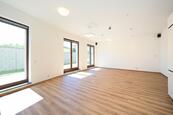 Pronájem moderního bytu 1+kk 51m2, předzahrádka, výtah garáž , cena 20000 CZK / objekt / měsíc, nabízí Mgr. Jan Vodenka