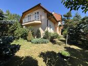 Prodej prostorného rodinného domu 6+1 s dvojgaráží, terasou a krásnou zahradou, Praha 6 - Lysolaje, cena 36970000 CZK / objekt, nabízí Mgr. Jan Vodenka