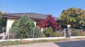 Prodej prostorného bezbariérového bungalovu 150 m s pozemkem 825 m, terasou a altánem Zdiby, Praha-