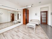 Pronájem světlých komerčních prostor v centru Hradce Králové, cena 30000 CZK / objekt / měsíc, nabízí 
