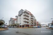 Prodej bytu 2+kk s garážovým stáním v Rybově ulici v Hradci Králové, cena cena v RK, nabízí EVROPA realitní kancelář