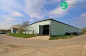 Nájem skladové haly 896 m2, vjezd, rampa, izolovaná, ÚVALY, cena 139 CZK / m2, nabízí 