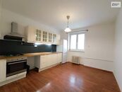 Pronájem 3+1/ balkon, 76 m2, 1. patro, cihla, cena 16000 CZK / objekt / měsíc, nabízí Tomáš Lenner