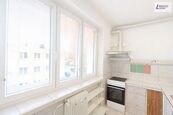 Pronájem bytu 1+KK, cihla, 33m2, 2. patro, cena 11000 CZK / objekt / měsíc, nabízí 