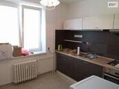 Byt 2+1/ balkon, 59 m2, po rekonstrukci, cihla, 2. patro, cena 14574 CZK / objekt / měsíc, nabízí 