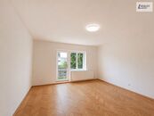 Pronájem bytu 2+1, 65 m2, 2. NP., cena 14000 CZK / objekt / měsíc, nabízí 