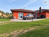 Prodej rodinného domu 3+kk s přístavbou, bazénem a velkým pozemkem, Prostřední Lhota, Chotilsko, cena 9990000 CZK / objekt, nabízí 
