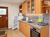 Pronájem bytu 2+1 v RD, 62 m2, samostatný vstup, zahrada, cena 12000 CZK / objekt / měsíc, nabízí 