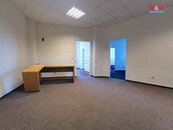 Pronájem kancelářského prostoru, 130 m2, Třinec, ul. 1. máje, cena 31200 CZK / objekt / měsíc, nabízí 