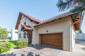 Prodej rodinného domu, 269 m2, Jesenice, ul. Albatrosová, cena 26990000 CZK / objekt, nabízí 