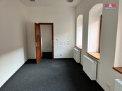 Pronájem kancelářského prostoru, 40 m2, Louny, ul. Mírové n., cena 6000 CZK / objekt / měsíc, nabízí 