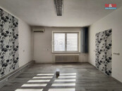 Pronájem obchod a služby, 24 m2, Ostrava, ul. Hviezdoslavova, cena 9000 CZK / objekt / měsíc, nabízí