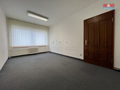 Pronájem kanc. prostoru, 97 m2, Chomutov, ul. Školní, cena 17366 CZK / objekt / měsíc, nabízí 