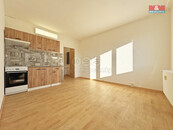 Pronájem bytu 1+kk, 20 m2, Horní Slavkov, ul. Dlouhá, cena 4000 CZK / objekt / měsíc, nabízí 