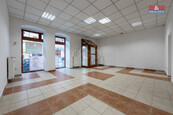 Pronájem obchod a služby, 76 m2, Karlovy Vary, ul. Dr.Bechera, cena 25500 CZK / objekt / měsíc, nabízí