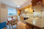 Prodej bytu 2+1, 66 m2, Ostrov, ul. S. K. Neumanna, cena 2700000 CZK / objekt, nabízí