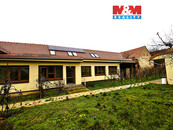 Prodej rodinného domu, 253 m2, na pozemku 1205 m2, Šumice, cena cena v RK, nabízí 