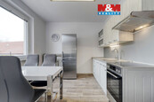 Prodej bytu 2+1, 63 m2 s garáží 20 m2, Kolinec, cena 3399000 CZK / objekt, nabízí 