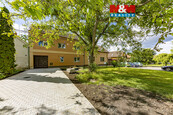 Pronájem rodinného domu, 280 m2, Velim, třída Krále Jiřího, cena 65000 CZK / objekt / měsíc, nabízí 