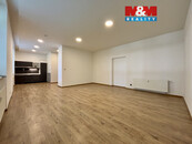 Pronájem bytu 1+kk, 57 m2, Ostrava, ul. Ruská, cena 10206 CZK / objekt / měsíc, nabízí 