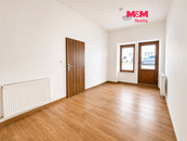 Pronájem obchod a služby v Tišnově, ul. Jungmannova, cena 7000 CZK / objekt / měsíc, nabízí 