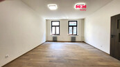 Pronájem bytu 3+1, 82 m2, 3. NP, Olomouc, ul. Švédská, cena 20000 CZK / objekt / měsíc, nabízí 