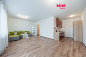 Pronájem bytu 1+kk, 38 m2, Velký Osek, ul. U hřiště