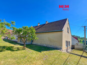 Rodinný dům s pozemkem 1 534 m2 a hospodářským zázemím, cena 4099000 CZK / objekt, nabízí 