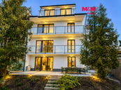 Pronájem, byt 4+kk, 250 m2 + zahrada s bazénem, Praha 5, cena 79000 CZK / objekt / měsíc, nabízí M&M reality holding a.s.
