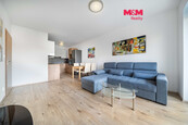 Pronájem bytu 2+kk s lodžií a 2 park.místa, 50 m2, Třemošná, cena 18000 CZK / objekt / měsíc, nabízí 