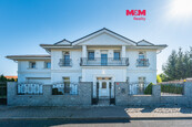 Prodej vily 356 m2, pozemek 762 m2, Šestajovice, cena 52000000 CZK / objekt, nabízí 