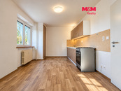 Pronájem bytu 2+1, 50 m2, Ostrava, ul. Dvouletky, cena 12800 CZK / objekt / měsíc, nabízí 