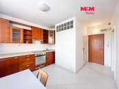 Pronájem bytu 1+1, 31 m2, Praha 9 - Letňany, ul. Dobratická, cena 15500 CZK / objekt / měsíc, nabízí M&M reality holding a.s.