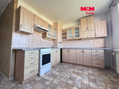 Pronájem bytu 2+1, 62 m2, Chomutov, ul. Holešická, cena 14000 CZK / objekt / měsíc, nabízí 
