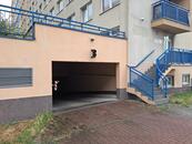Garážové stání 15 m2, P8-Troja, Hnězdenská, cena 2000 CZK / objekt / měsíc, nabízí TRINITY reality