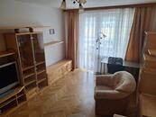 Rekonstruovaný byt 2 + 1, balkon, sklep, kolárna, 150 metro Dejvická, výhled na Pražský hrad , cena 24500 CZK / objekt / měsíc, nabízí 